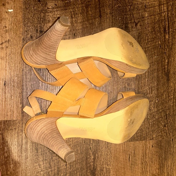 Franco Sarto high heel. Camel suede with brass rivets. Worn once. Size 10 - Picture 4 of 5